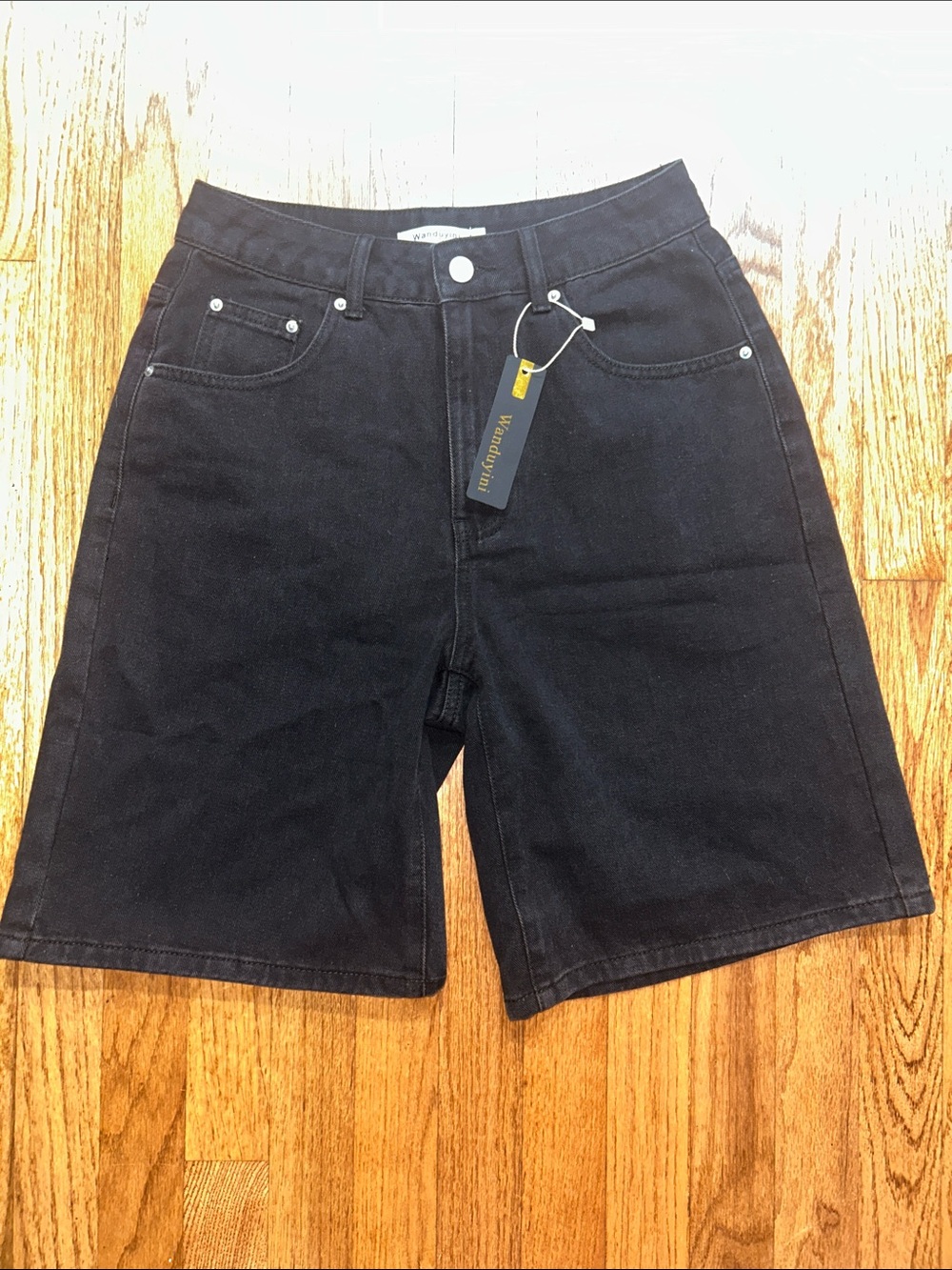 Women’s Black Wide Leg Denim Bermuda Shorts size small NWT